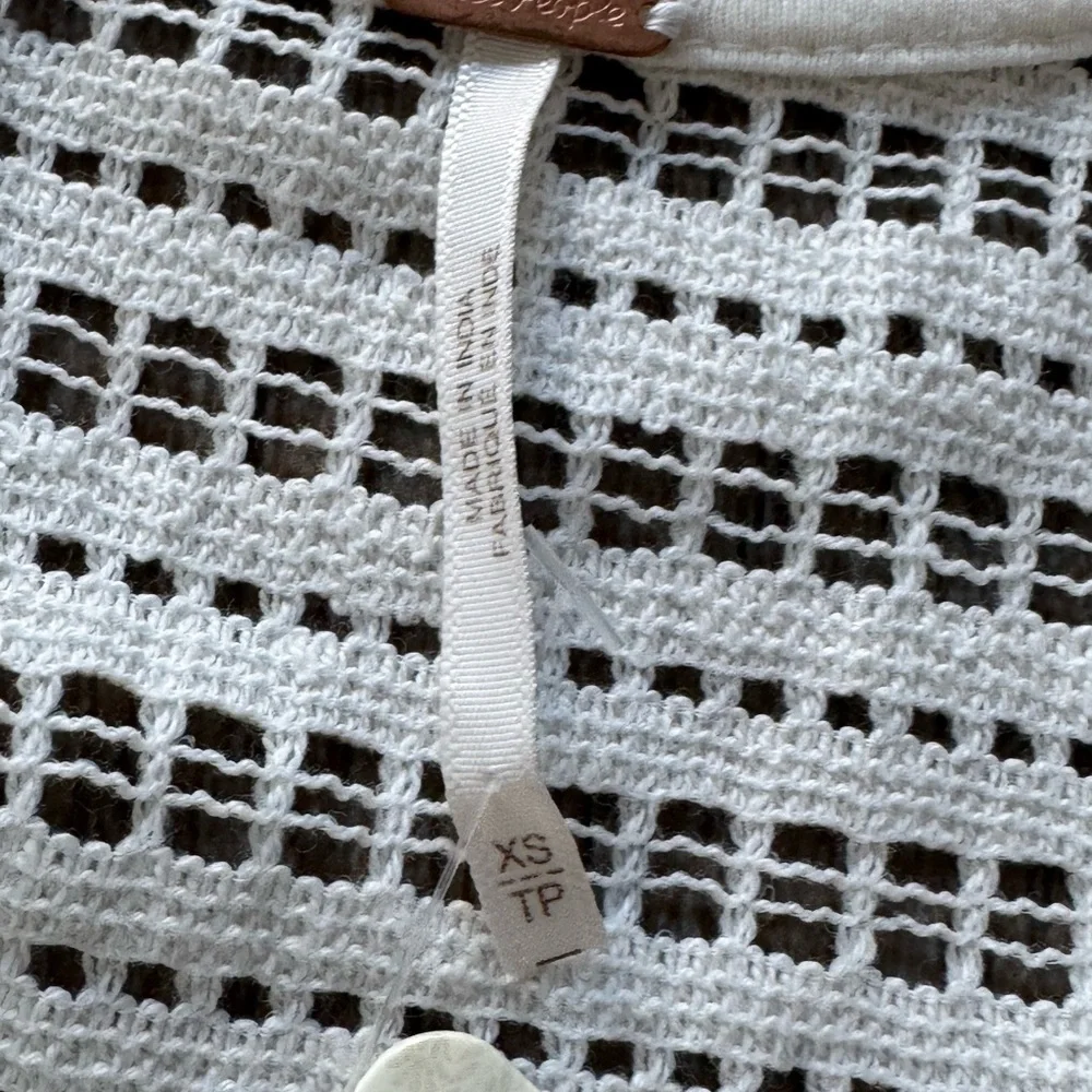 Free People Seaside Walk Top. NWT. Crochet. Appliqués. Wmn’s Sz XS. - Picture 8 of 11